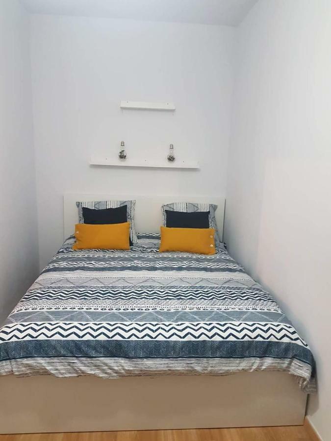 אביניון 21 Bis Rue De La Croix Appartement מראה חיצוני תמונה
